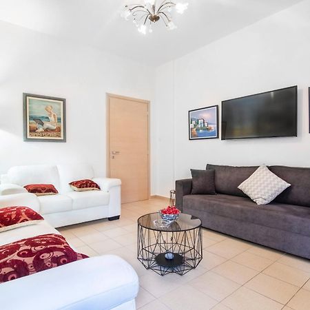 Апартаменты Local Apt Near City Lights 1 Ираклион Экстерьер фото